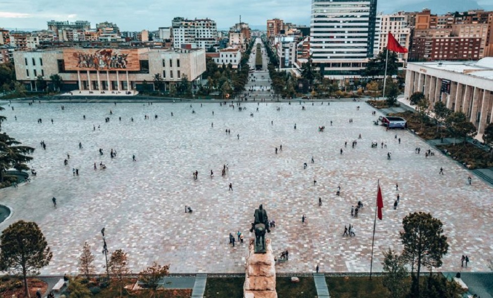 Jetegjatesia mesatare ne Shqiperi, 1,5 vite me e ulet se mesatarja e BE ne 2022